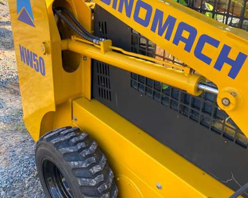 Minicargadora 50hp Sinomach NW50 Cerrada A/C