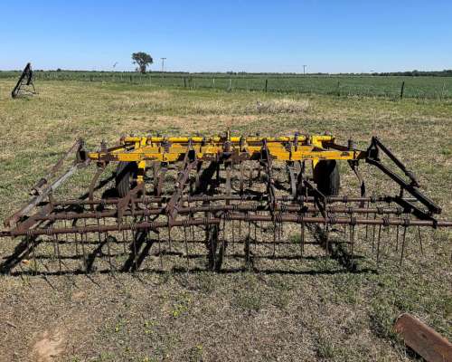 Cultivador de Campo Usado
