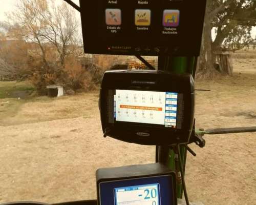 Fertilizadora Altina Montada Sobre Metalfor FM 2500