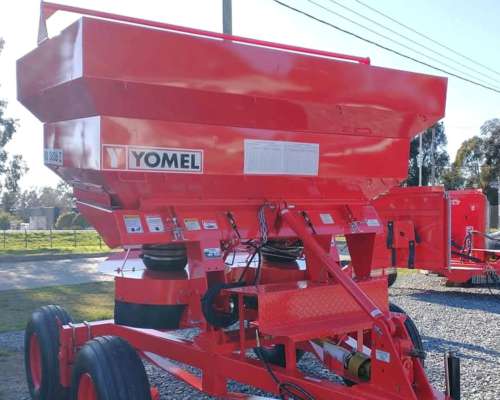 Fertilizadora Yomel 3036 Z a Bidisco de 3000 Litros