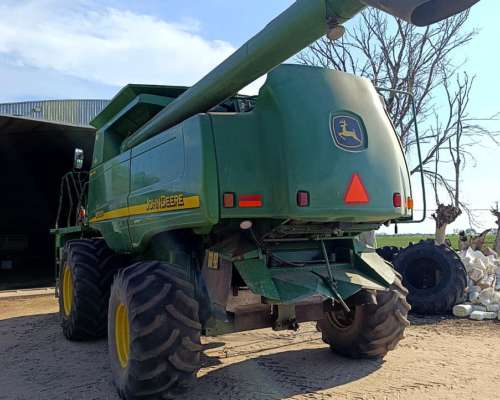 Cosechadora John Deere 9650. Plataforma de 30 Pies.