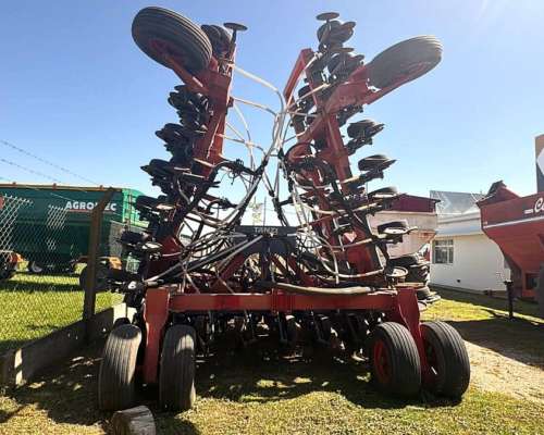 Tren de Siembra Tanzi de 50 a 23 cm Monodisco. año 2016