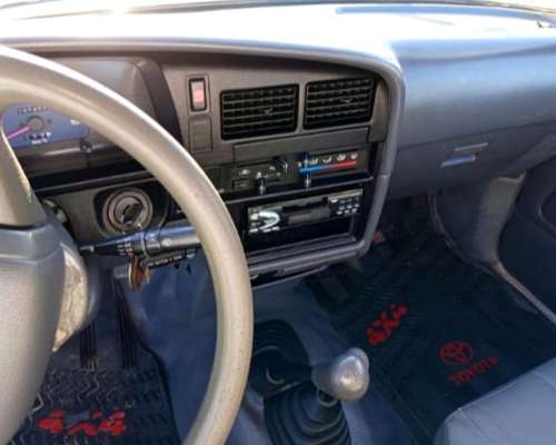Toyota Hilux 3.0 4X4 2004