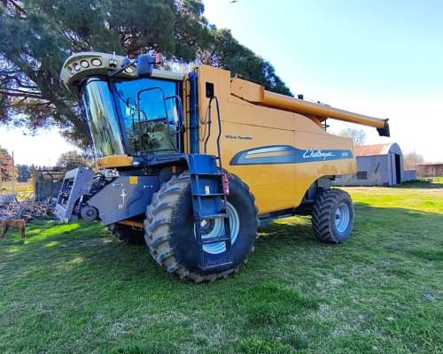 Cosechadora Challenger 670 con Drapper de 37 Pies