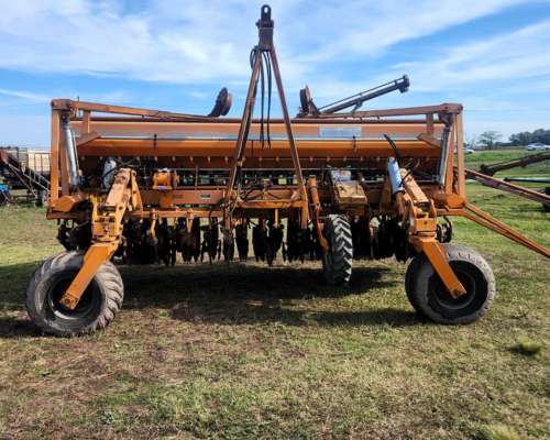 Sembradora Agrometal MX de 23 a 21 Grano Fino Alfalfero