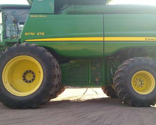 John Deere 9770 Americana año 2010 D. Tracción Draper 35 PIE