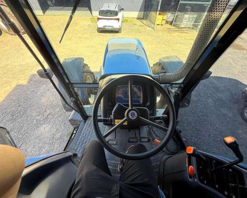 Tractor New Holland TM 7020