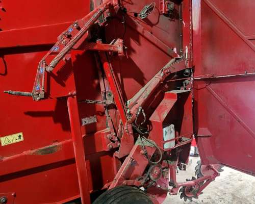 Rotoenfardadora Mainero 5870 Monitor