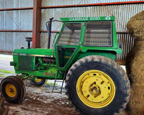 Tractor John Deere 3140 con Cabina
