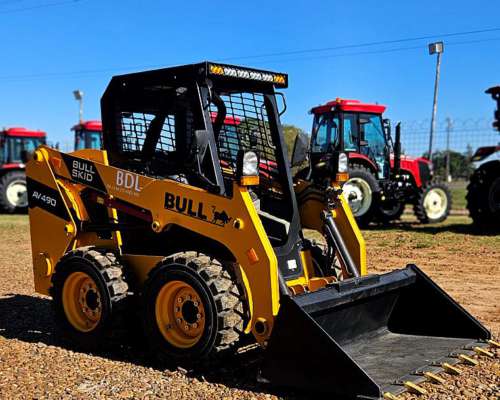 Minicargadora Bull AV490 50hp