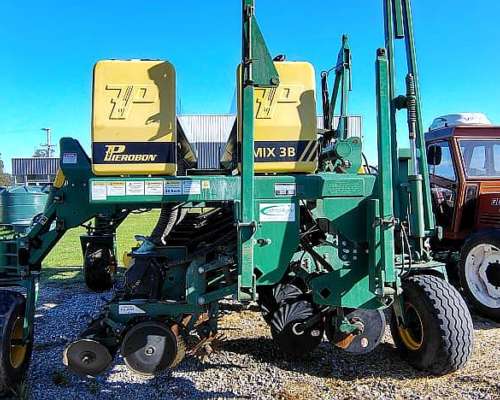 Sembradora Pierobon MIX 3b 10 Surcos Neumatica. Buen Estado