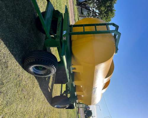 Acoplado Tanque para Agua de 8000 Lts