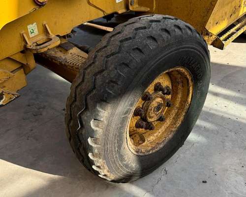 Retroexcavadora Caterpillar 416e - 2010