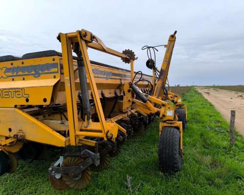 Sembradora Agrometal TX Mega de 13 a 52 Mecánica