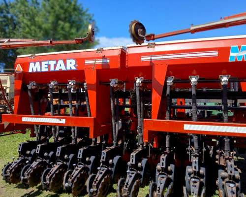 Sembradora Metar 4.200 de 19 Lineas a 19cm y 19 a 42cm y ALF