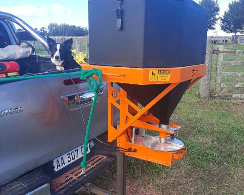 Sembradora de Pasturas al Voleo Duam DV-120