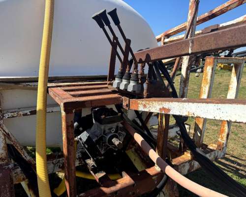 Pulverizador de Arrastre 1500 Lts