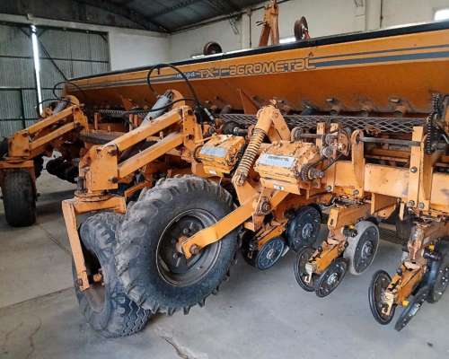 Sembradora Agrometal TX Mega 13 a 52cm