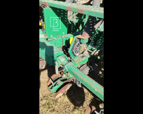 Sembradora Pierobon Neumática de 16 a 70cm