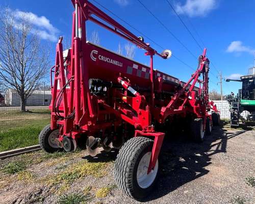 Sembradora Crucianelli Gringa 32 a 35 Neumática