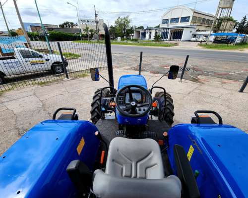 New Holland TT4 65/4- Tractor TT4.65 4wd Straddle