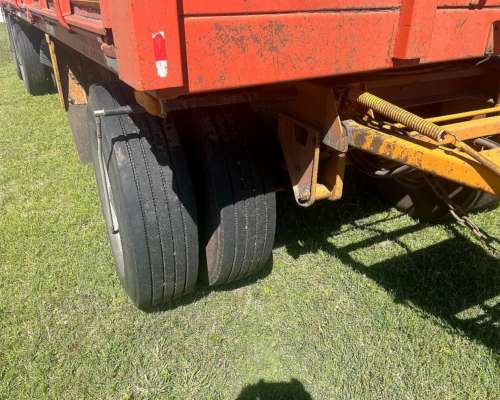 Se Vende Acoplado Helvetica