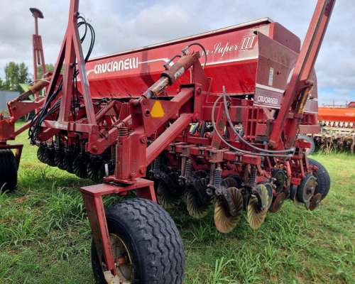 Sembradora Crucianelli Pionera III de 25 a 20 con Alfalfero