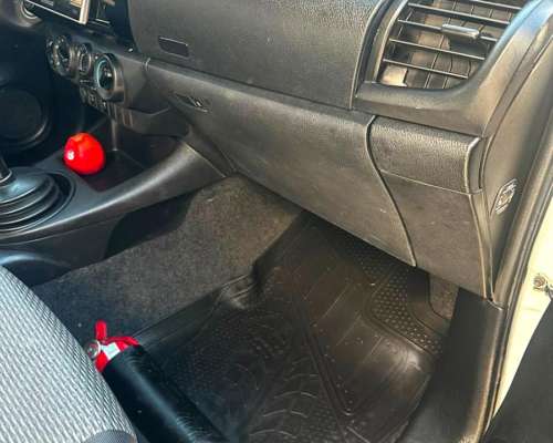 Toyota Hilux DX 4X4 Excelente