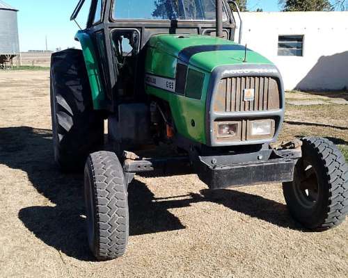 Tractor Agco Allis 6.125 2001