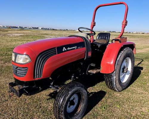 Tractor Hanomag 28hp con Cubiertas Parqueras