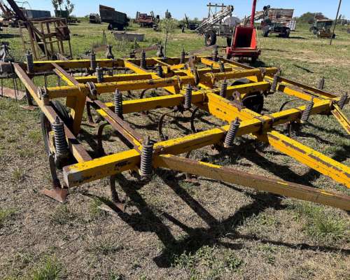 Cultivador de Campo Usado