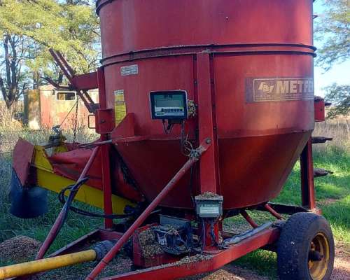 Mixer Vertical Racionador Metfer. 5.5 Mts 3. muy Buen Estado