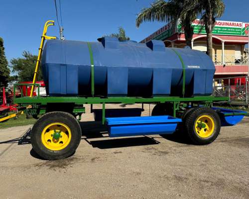 Tanque de 10.000 Litros con Bebederos