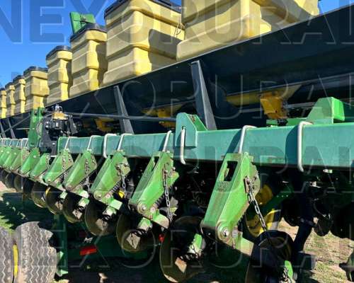 Jd 1740 18/52, 2010, Precision Planting Vset y Delta Force.