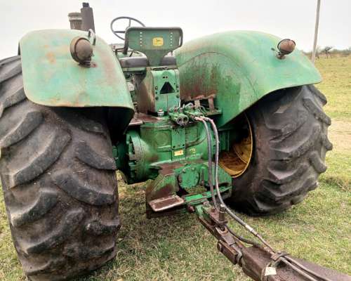 Tractor Jhon Deere 5010, con Pala de Arrastre Tooling.