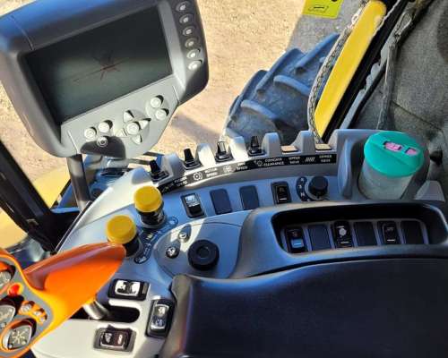 Cosechadora CR 9060, año 2008