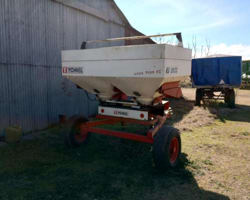 Fertilizadora Yomel Control 3000 Kg 26mts Balnaza