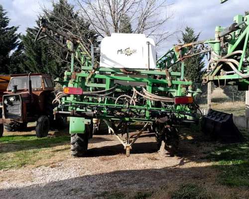 Pulverizadora Metalfor 2800, con 26 Mts. de Botalón