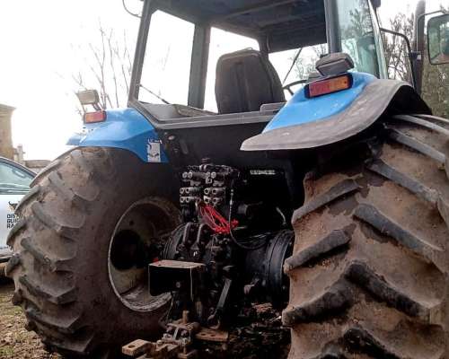 Tractor New Holland Modelo TM 165 - 13.000 Horas, año 2006