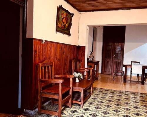 Casa Antigua MAS UN Amplio Local y Otro Pequeño, en 900 M2
