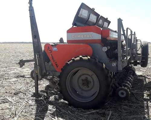 Sembradora Gimetal 25 Lineas a 17,5 cm con Alfalfero