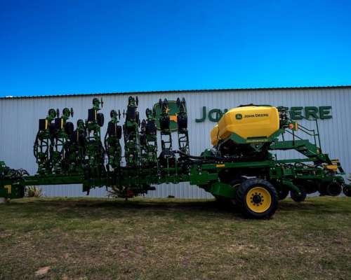 𝐍𝐔𝐄𝐕𝐀 Plant. Sembradora Serie DB 40