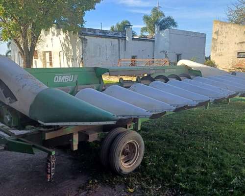 Cosechadora Araus 360 2006 + Maicero Ombu 11 a 52 año 2007