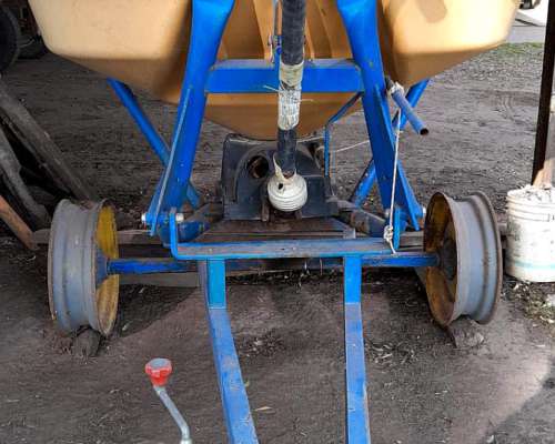 Fertilizadoras Tanzi Tipo Pendular P/ 1800kg