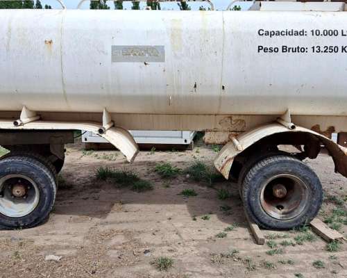 Acoplado Tanque Regador 10.000 Lts con Doble Rompeolas