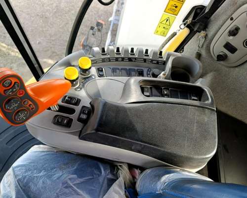 New Holland CR 9060