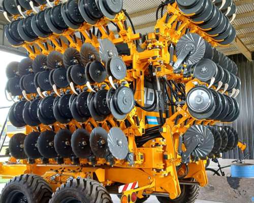 Sembradora Agrometal ADX de Grano Fino 39 Líneas a 17,5.
