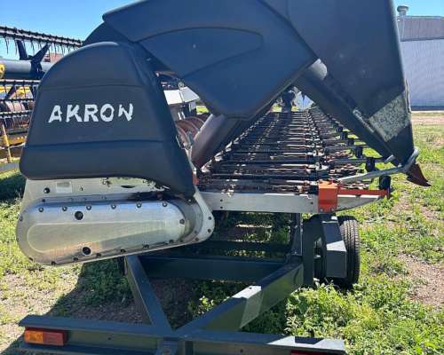 Vendo o Permuto Cabezal,maicero Akron 14 a 52 año 2020 Casi