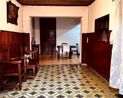 Casa Antigua MAS UN Amplio Local y Otro Pequeño, en 900 M2