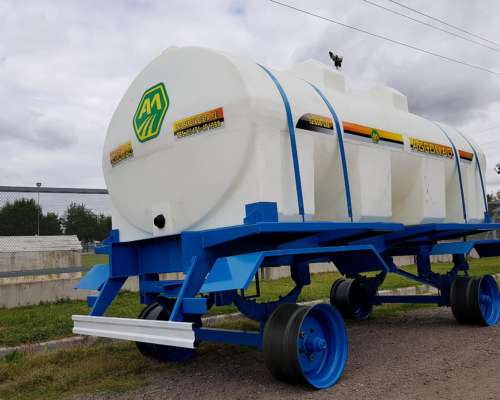 Acoplado con Tanque Plástico de 12000 Lts. Agromaq